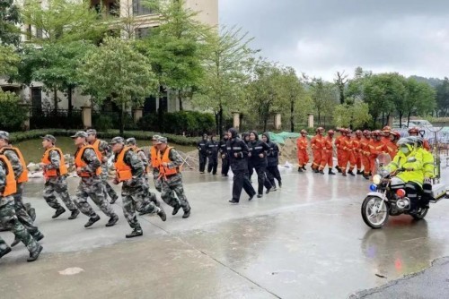 风雨无阻砥砺前行，雅生活勇担大企责任传递温暖